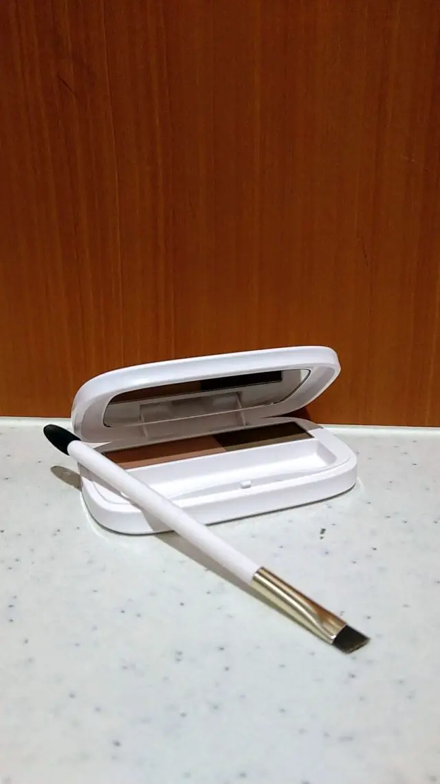 パウダーアイブロウ