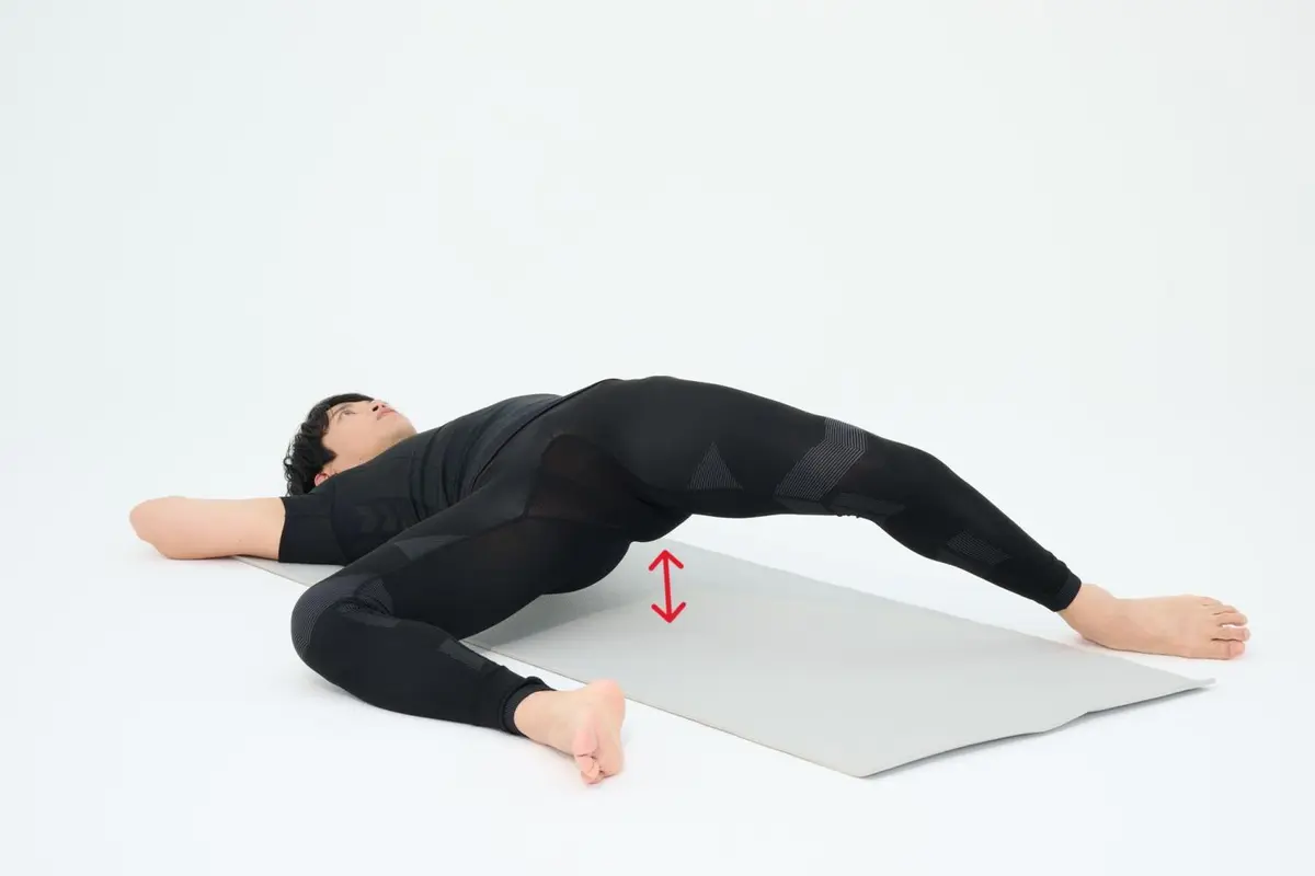 OurAge×Webエクラ　両足を左に倒してお尻をアップダウン