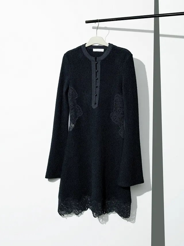 クロエのニットミニドレス