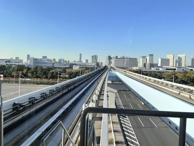 ゆりかもめからの風景
