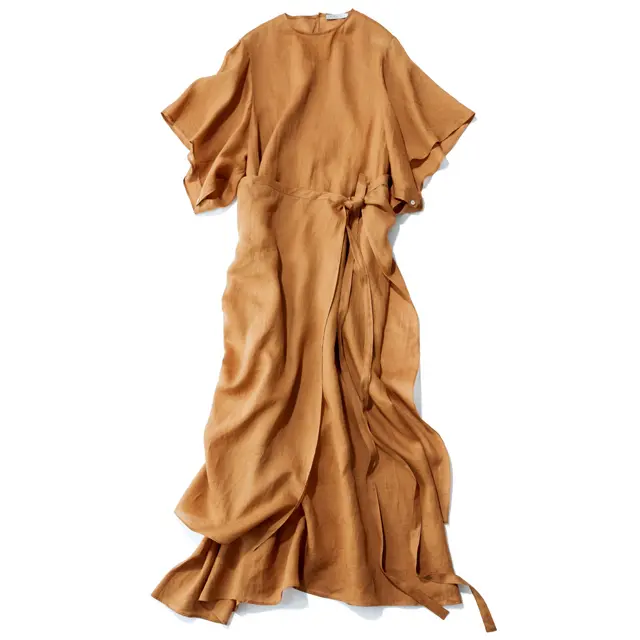 マキシ丈ワンピース　優雅な揺れ感とラップデザインで体型カバーも