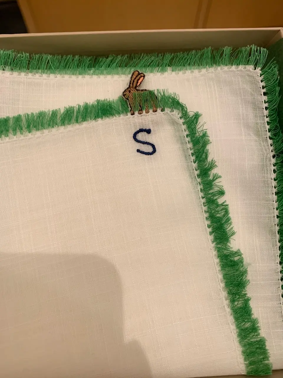 草むらウサギ　S刺繍　ハンカチ