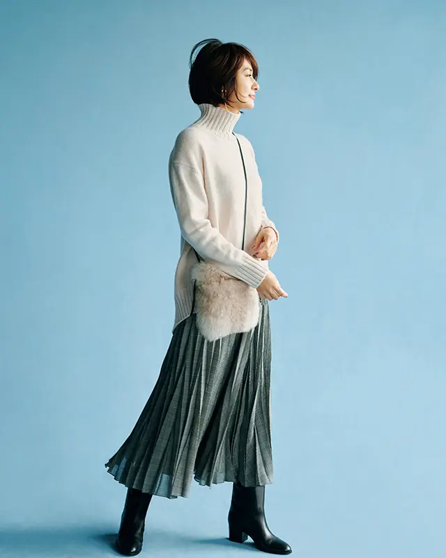 マニッシュなチェック柄は 揺れ感が女らしいプリーツで