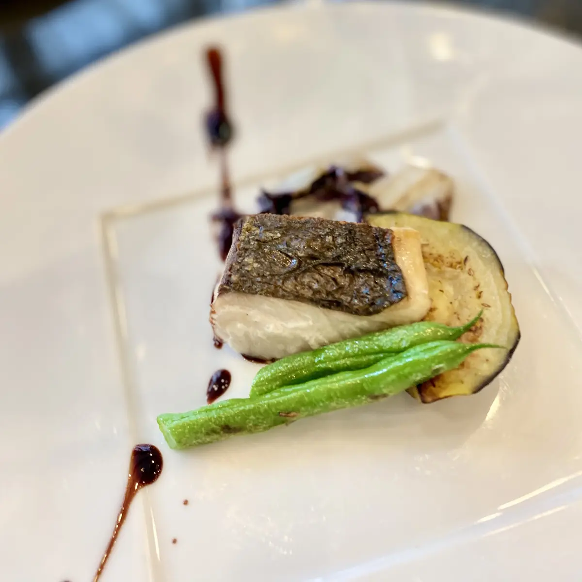 メインは魚にして鯛のソテーバルサミコソース