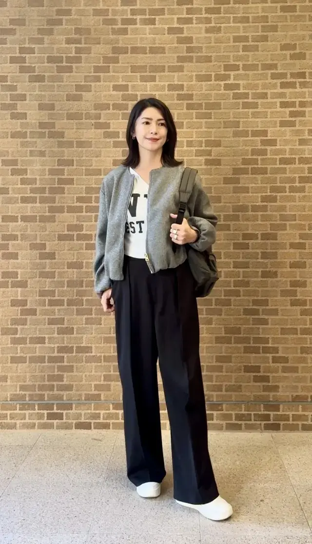 華組　スニーカーコーデ