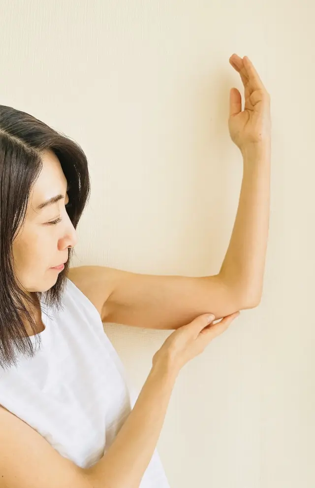 エスト インテンシブ ボディセラムで「腕の画像_3