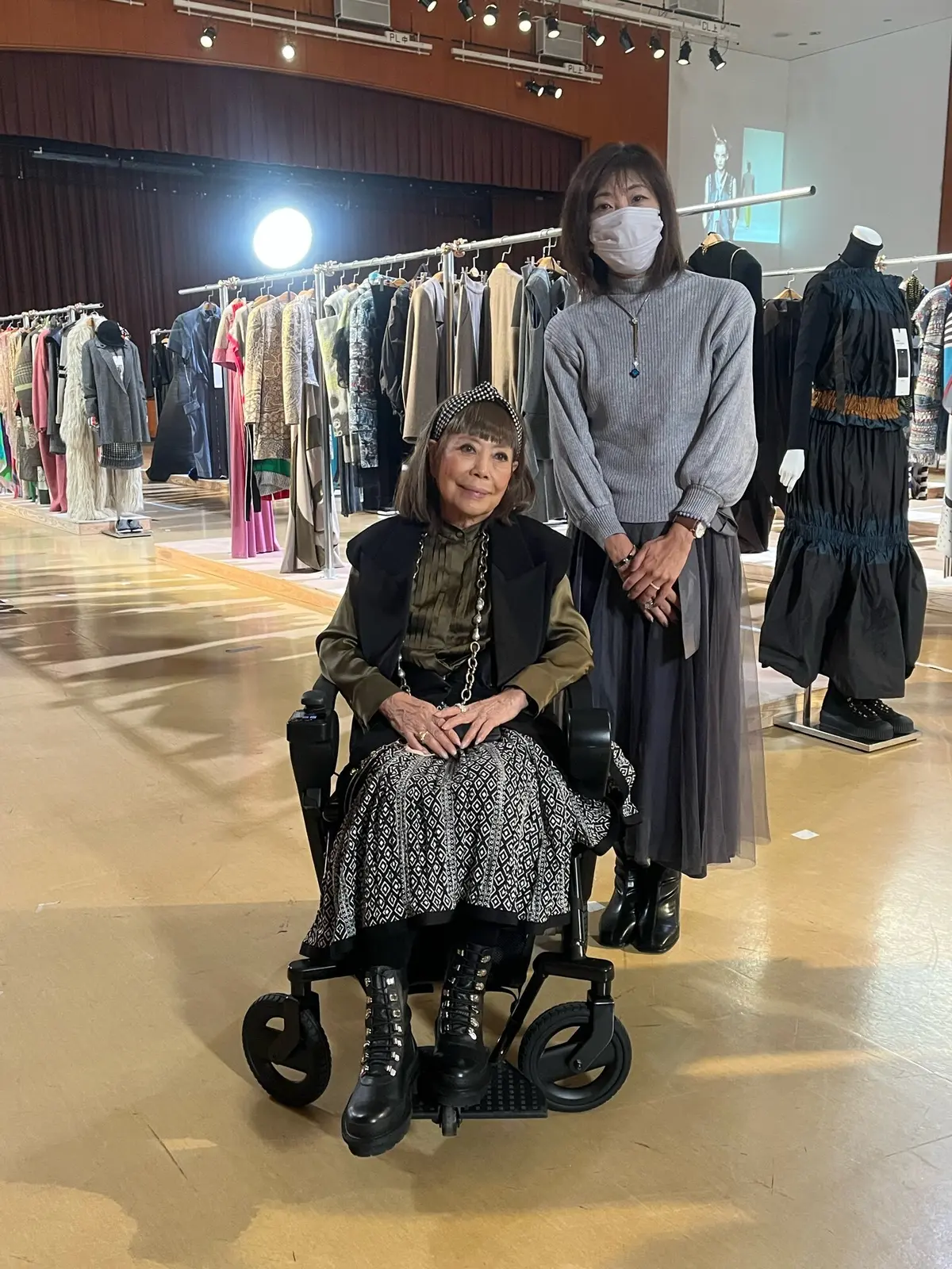 コシノヒロコ　ヒロココシノ