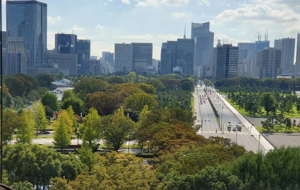 席からみえる日比谷方面の景色
