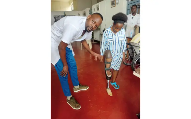 装具の仮合わせ