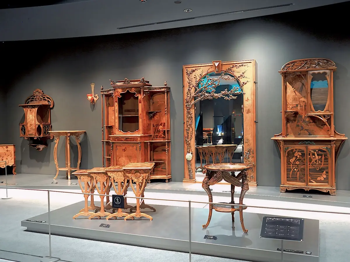 飛騨高山美術館「エミール・ガレによる家具」