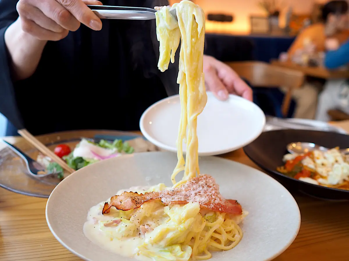 旬の美味しさ！たっぷり春キャベツこだわり卵のカルボナーラ
