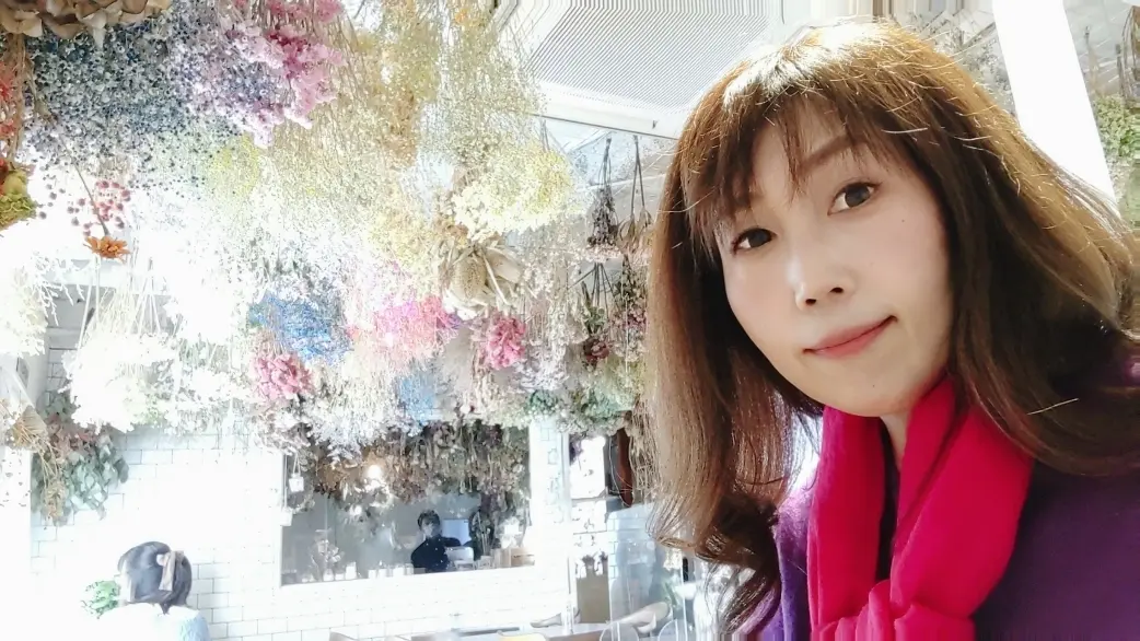 大阪散策と、花に包まれる人気カフェの画像_2