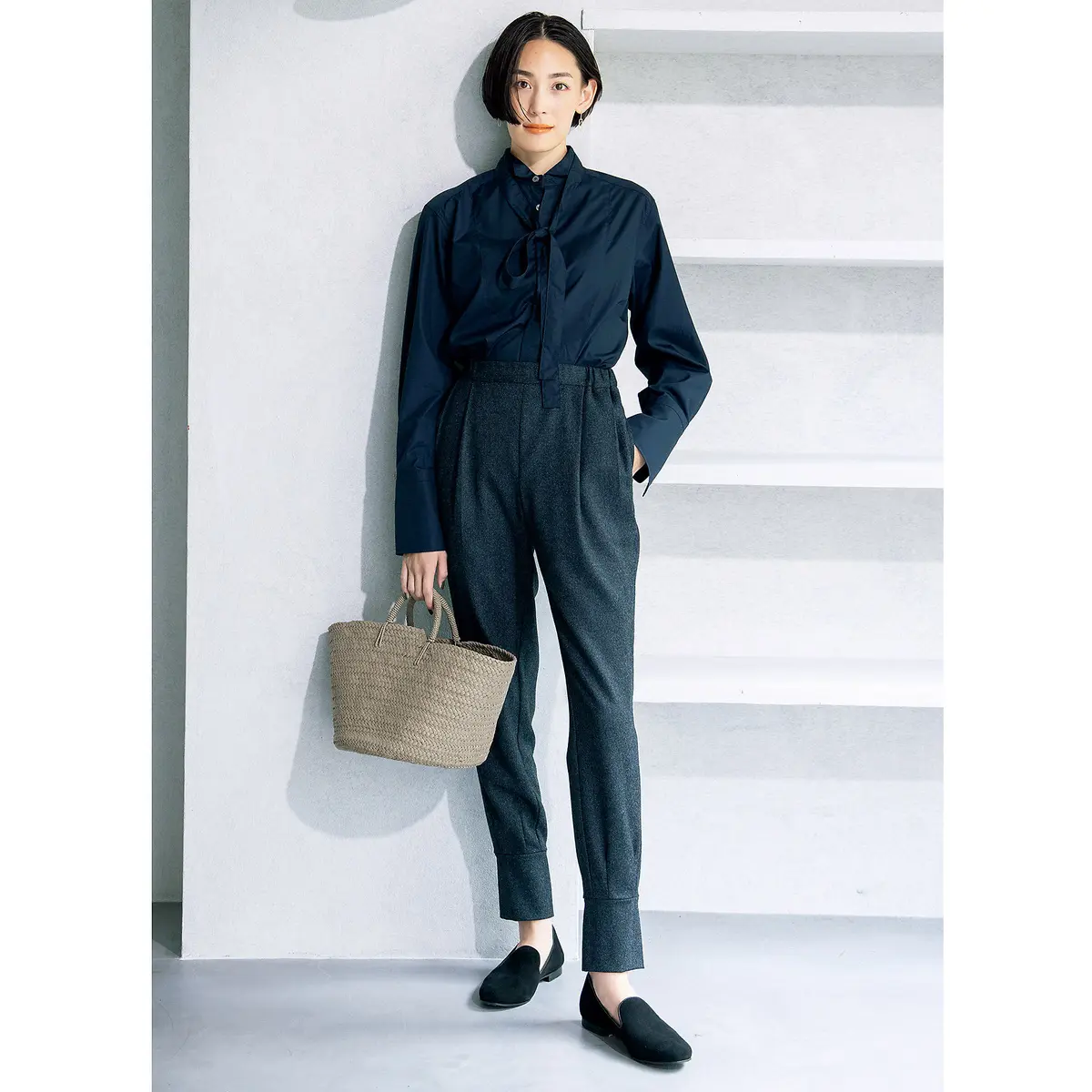 L’UNE タキシードシャツ、ソフトサルエルバックスリットパンツ