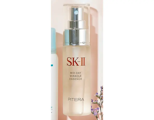 ミッド-デイ ミラクル エッセンス 50ml ￥6,800（編集部調べ）／SK-Ⅱ