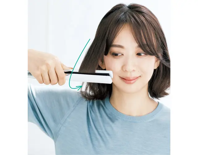 《2》顔まわりを前方向へ大きく内巻きに