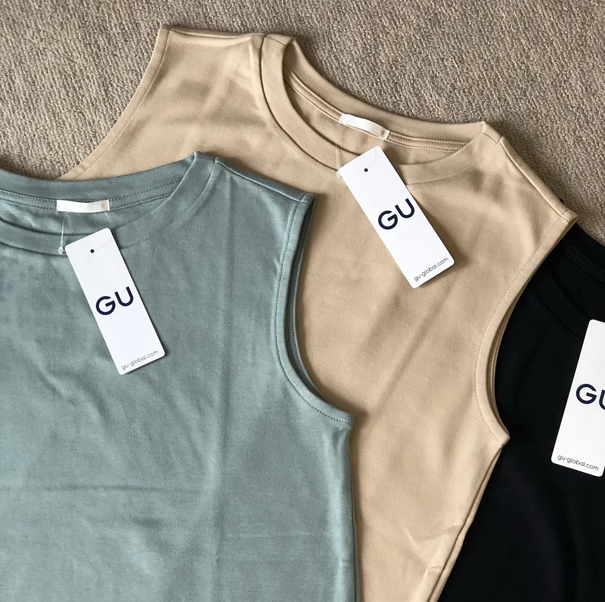 GUノースリーブＴ　３色まとめ買い^ ^の画像_2