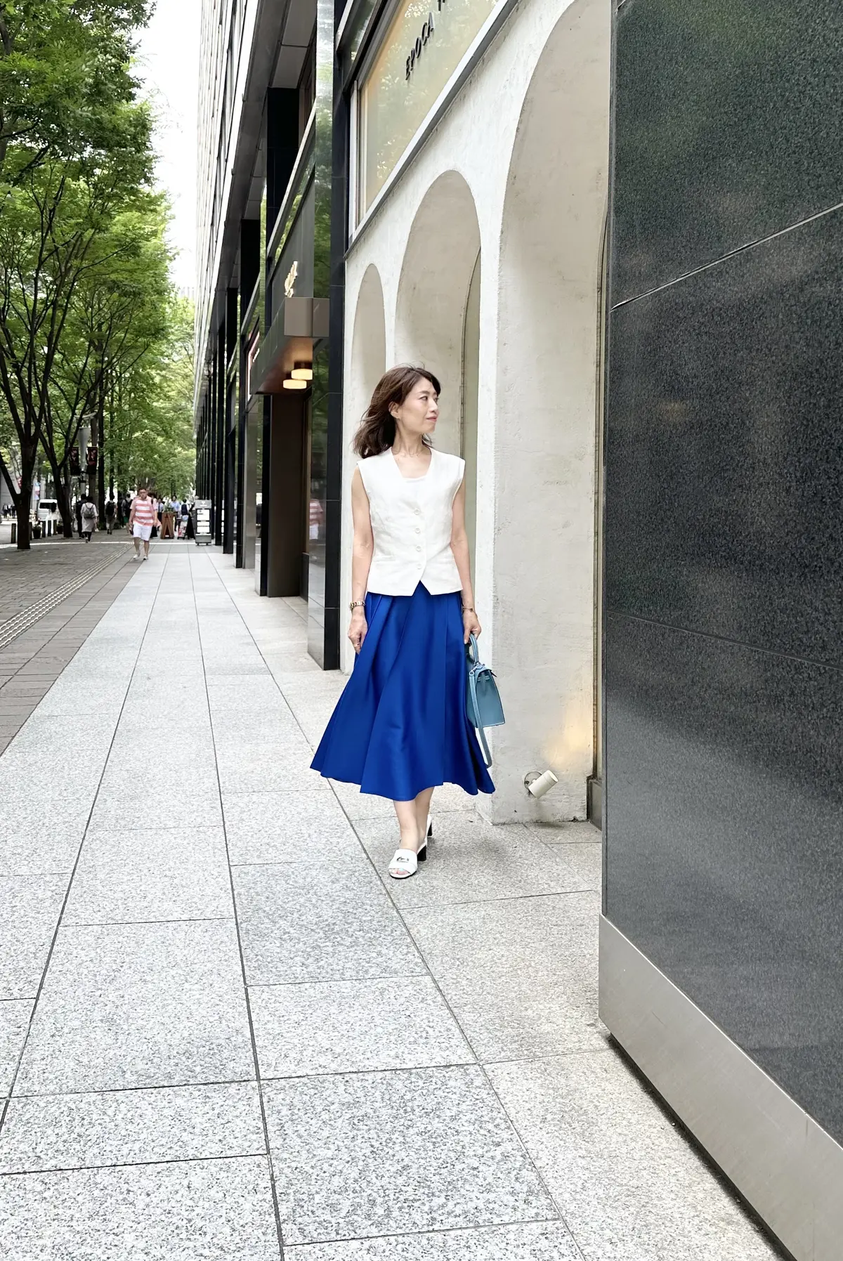 定番　白いジレベストの画像_3