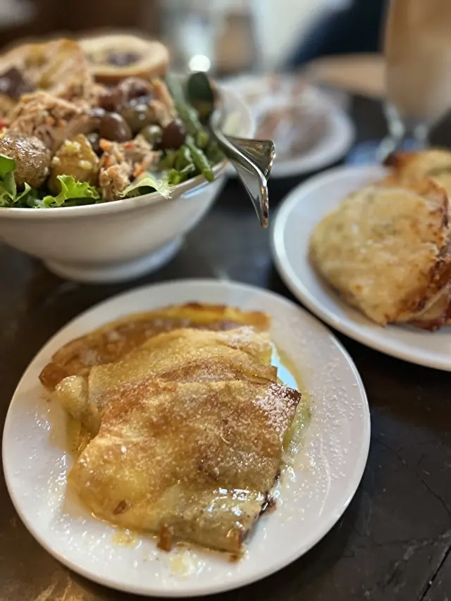 甘いものも食べたいからクレープもオーダー