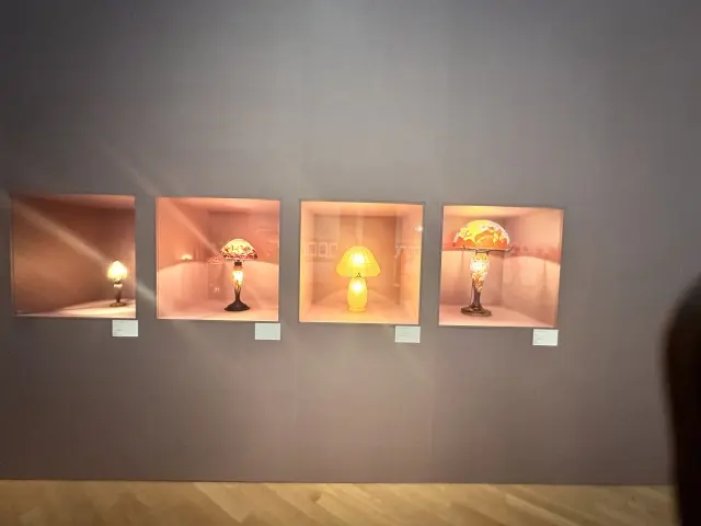 紺ジャケットで東京都庭園美術館への画像_8