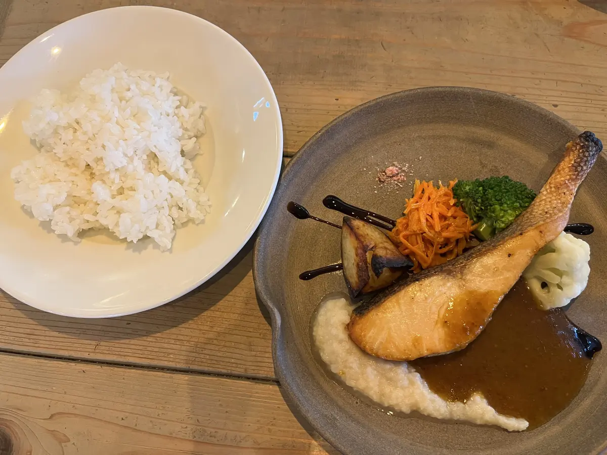 【愛知・常滑】雨の神護山相持院の桜の画像_8