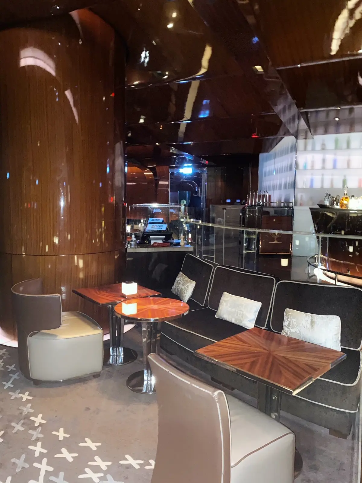 世界で一番高い場所にあるレストランへ〜ドの画像_12