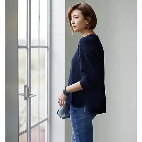 【50代 ファッション】意外。「ネイビーの画像_1