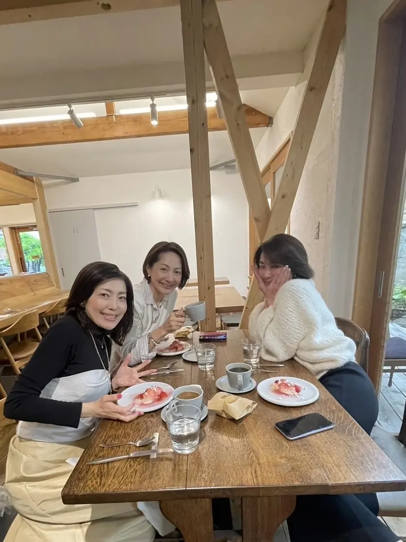 もうすぐ満開🌸ノーカラーデニムジャケットの画像_5