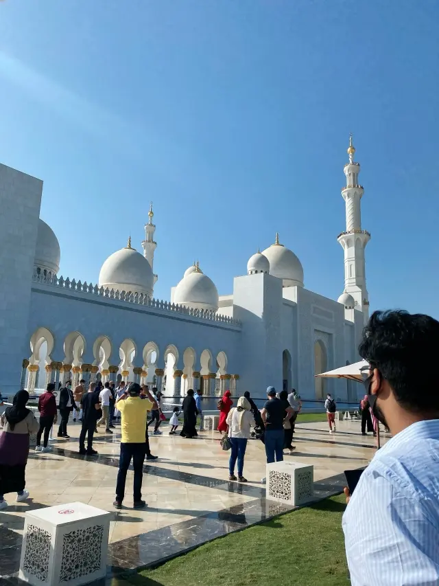 アブダビの象徴眩い「グラン・モスク」へ の画像_3