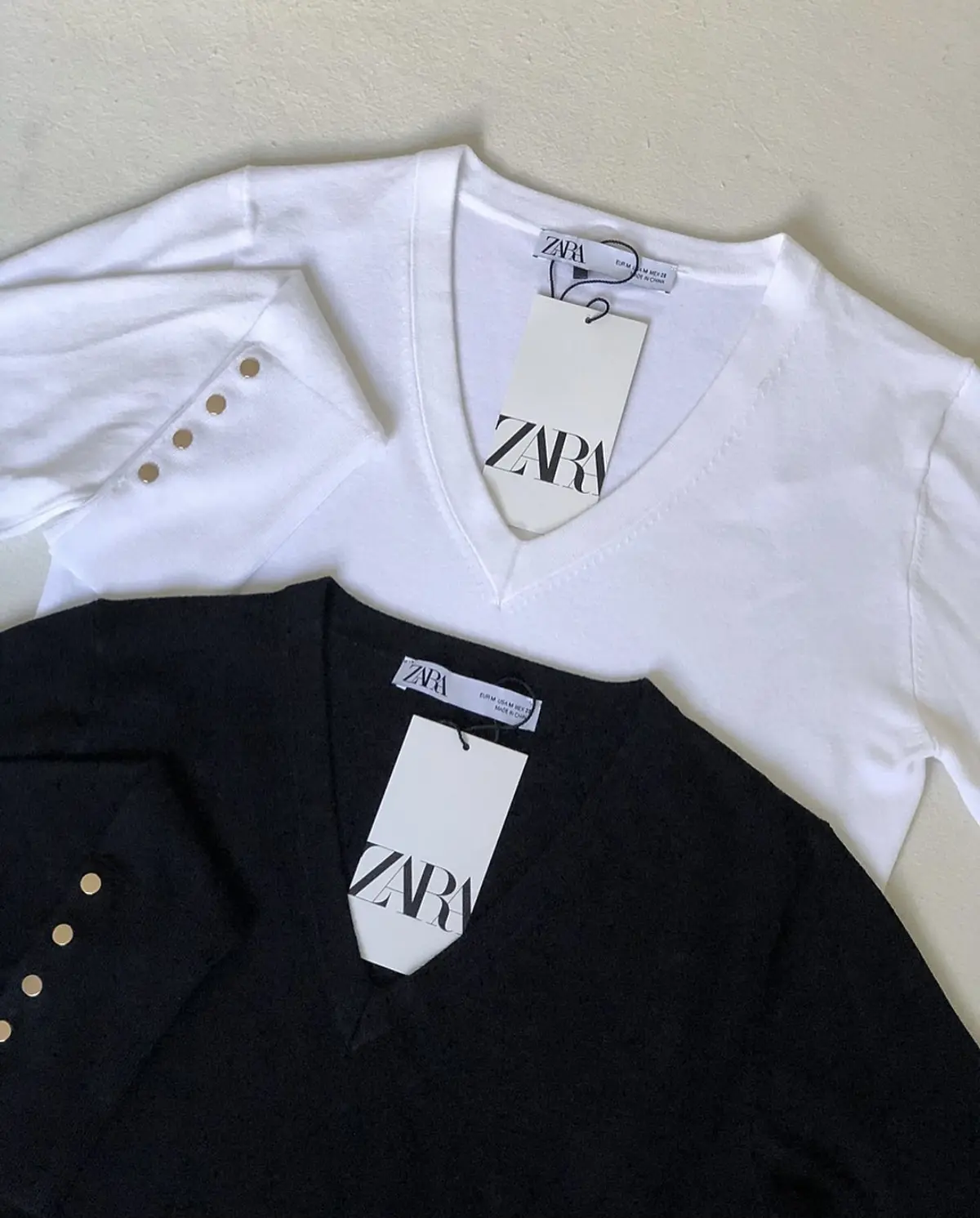 ZARA★Ｖネックニット白黒買いの画像_1