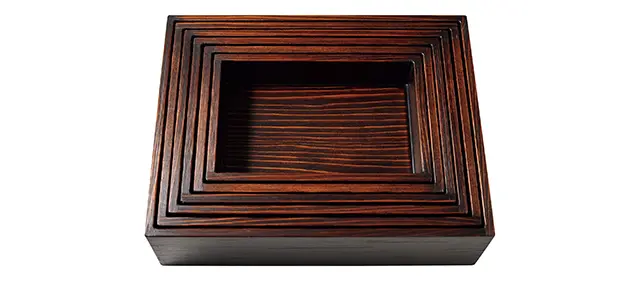 赤木明登作「切溜」。入れ子の長方形の器に食材や薬味を並べる