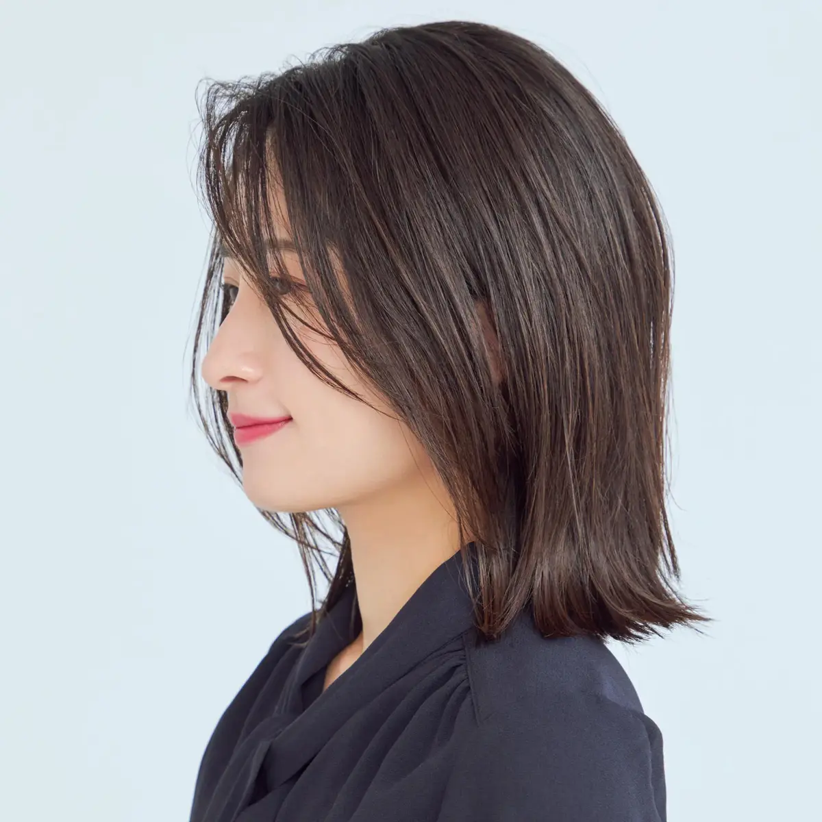 意識するのは“前後”の奥行き。立体感をミニマルに演出し、さりげない美しさを実現