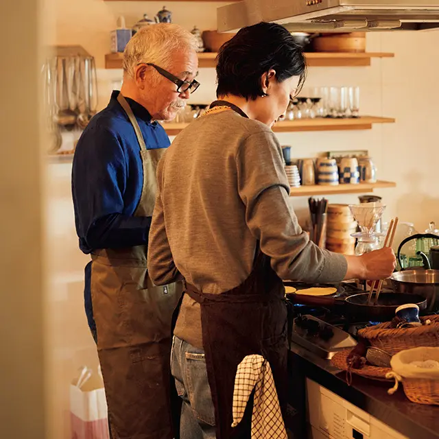 作って、飲んで。“泡”に合う、 　　　小さなひと皿が次々に登場！