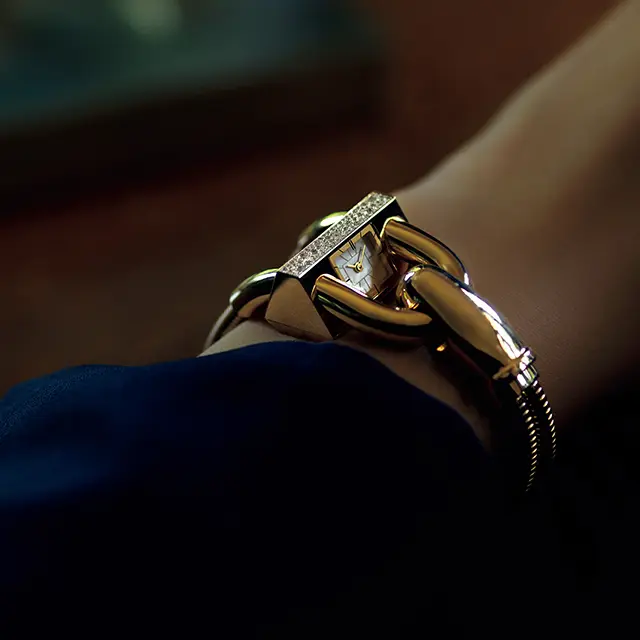 大人の華とツヤをかなえる「クラシックな品の画像_4