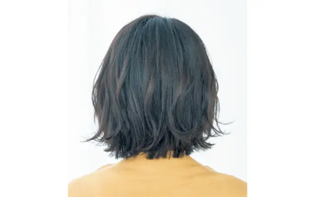 動きを出すパーマでリフトアップしたボブのバック