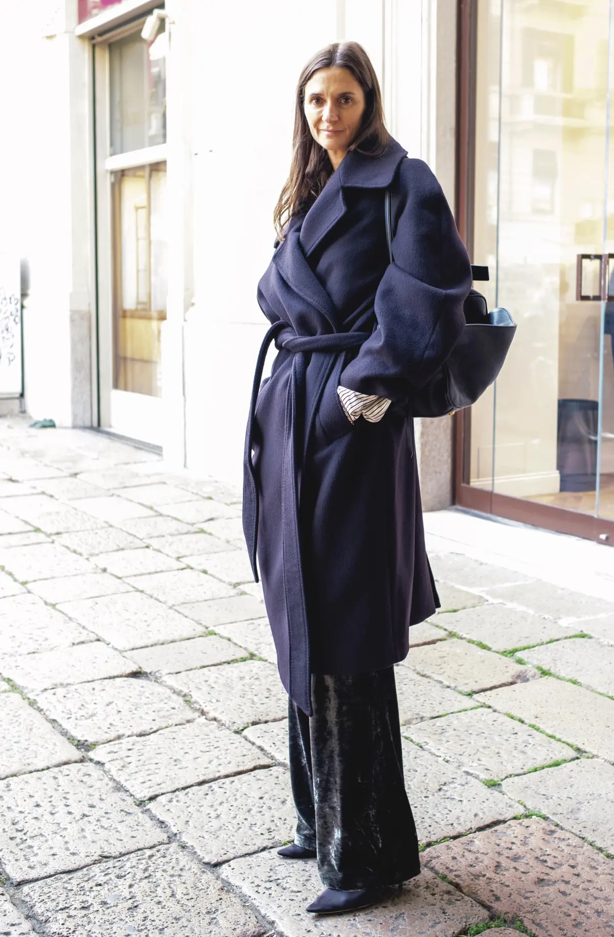 マダムのリアルなお出かけスタイル【海外ファッションSNAP】ロングコート　ルドヴィネ ブランド最高経営責任者／ミラノ