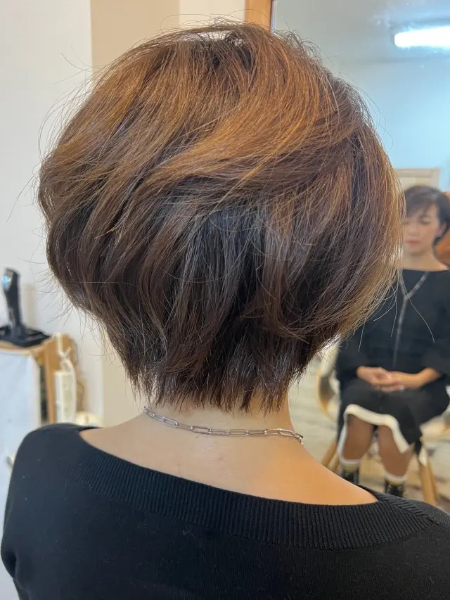 オトナのショートヘアで変化を楽しみましょの画像_4