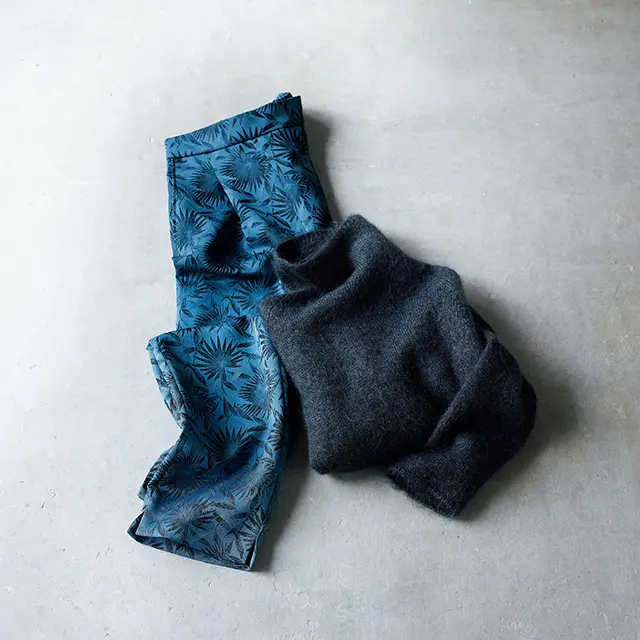 花柄パンツ　ネイビー