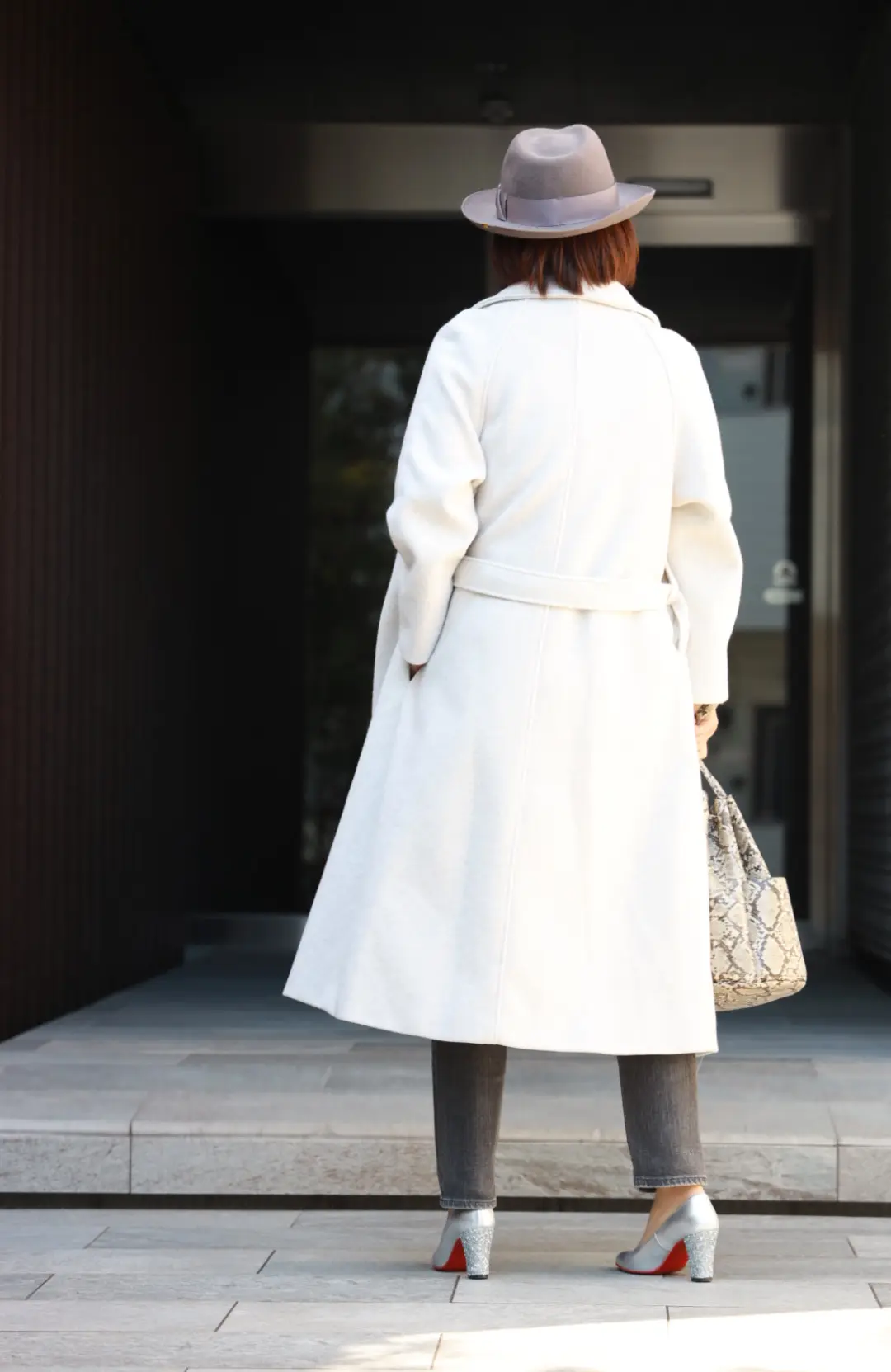 「ライトなグレー」のワントーンコーデ。の画像_3