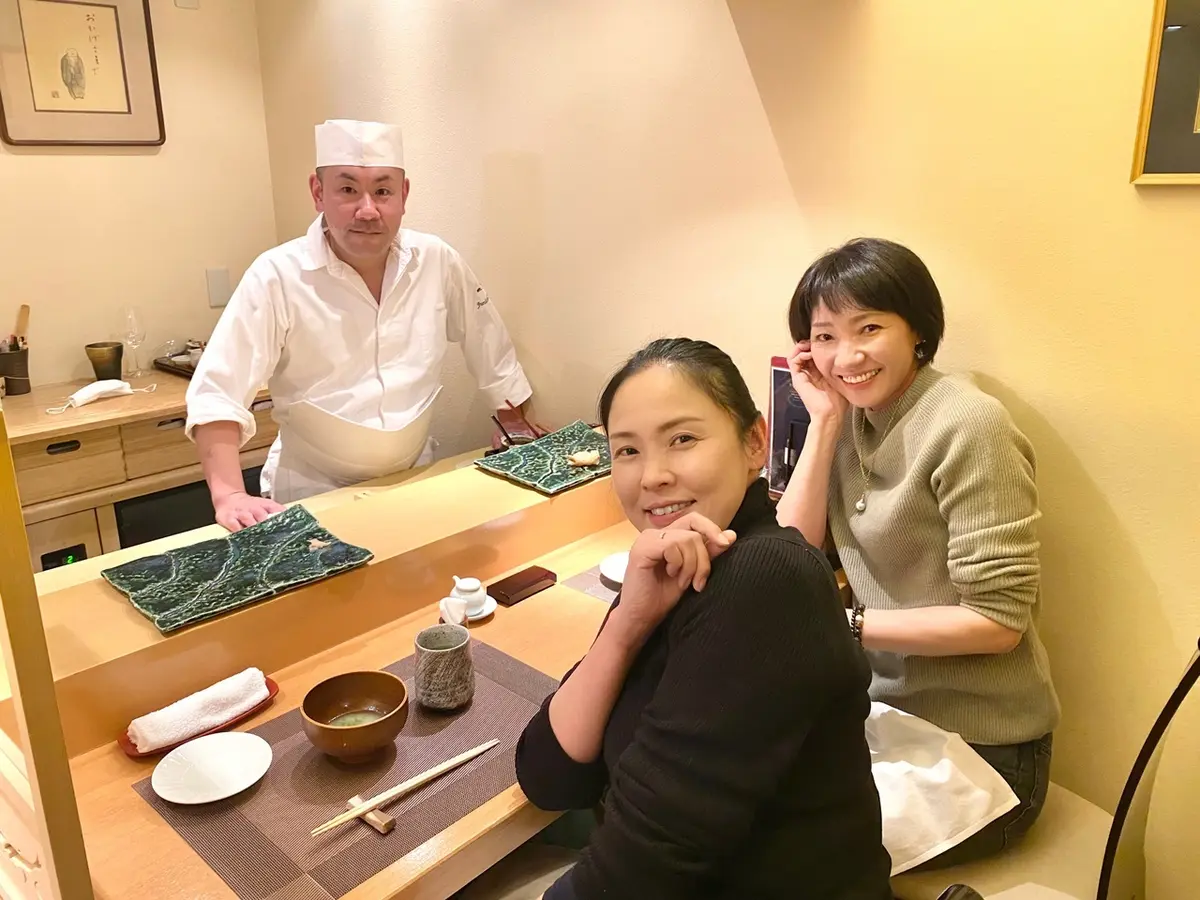 すし嘉 吉村さんと一緒に撮影