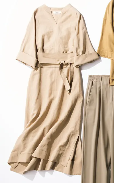 ベージュのワンピース