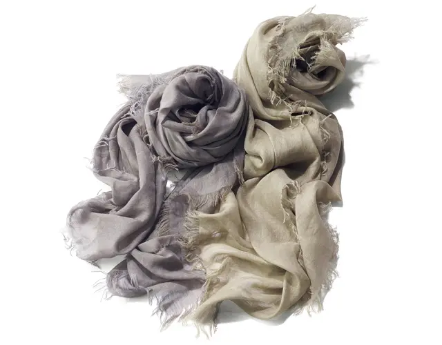 アソースメレの「シルクリネンスクエアストール」