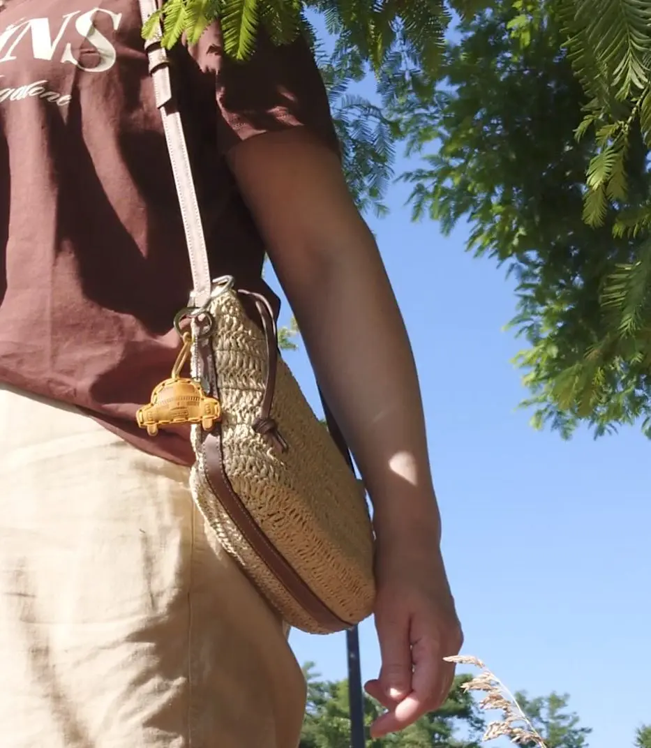 ZARAのウーヴンショルダーバッグ