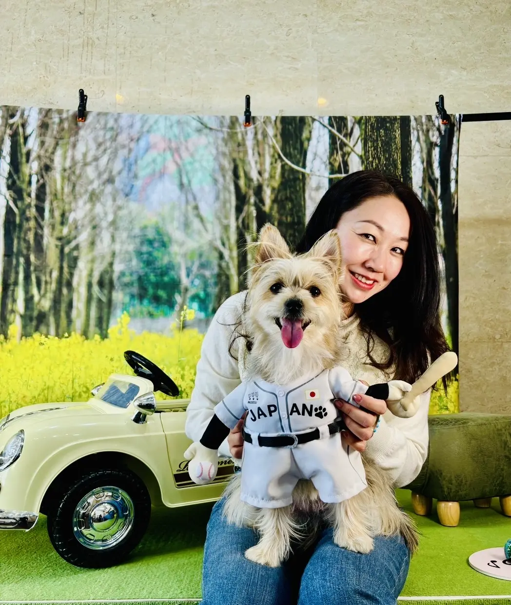 洋服着るのが大嫌いなゾーイちゃんに、なんとかこの1着だけを着てもらいました?