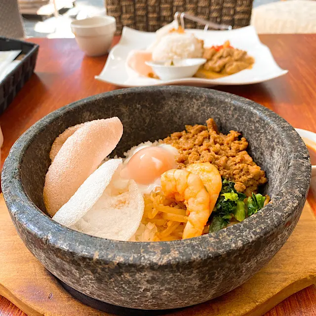 ブラックコーデで美術館への画像_8