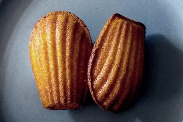 レモンの風味が香るマドレーヌ。各￥320