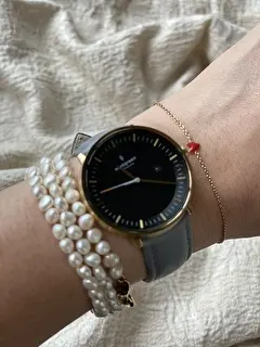 グレーのヴィーガンレザーベルト