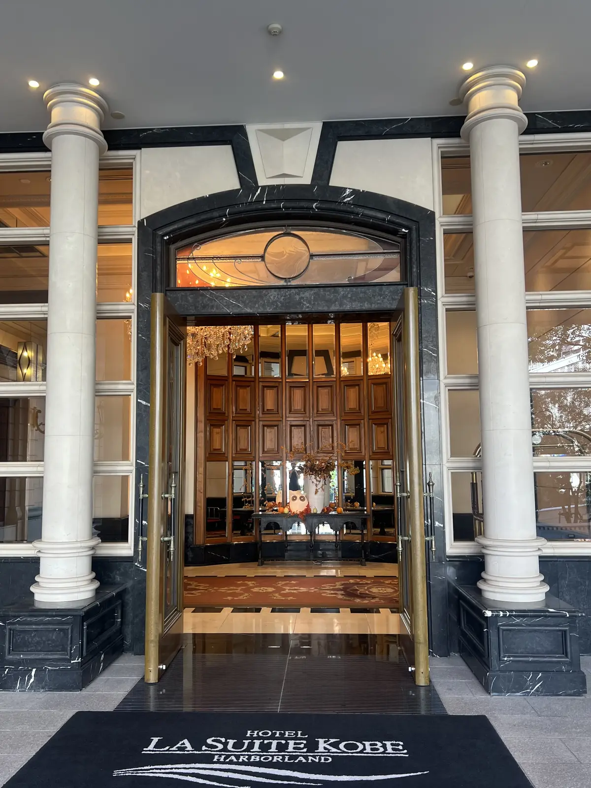 エントランスからとっても素敵でワクワク！