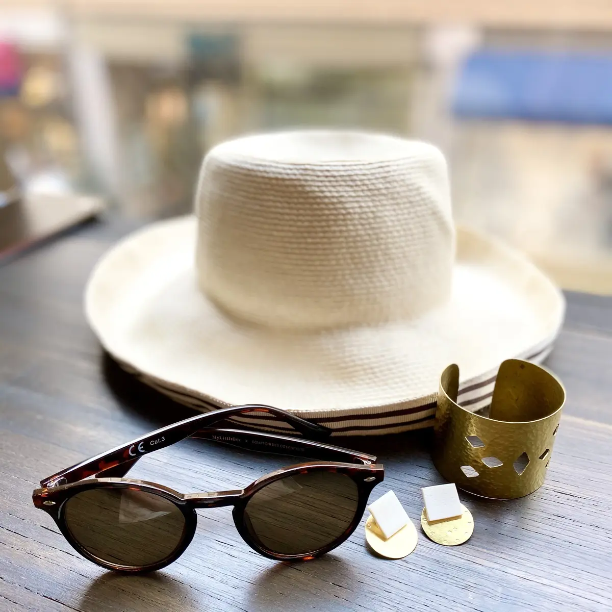 ハット・ピアス・バングル・サングラス