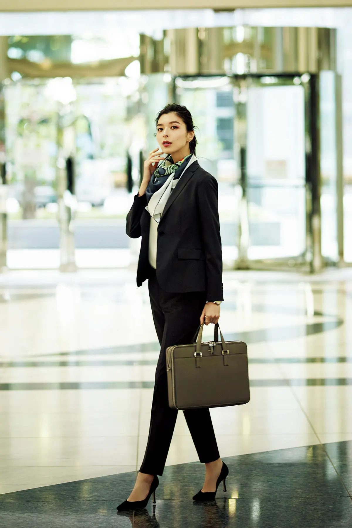 万能シンプルスーツでいざ、プレゼンへ【出の画像_1