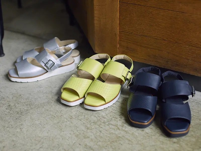 とっても軽くて毎日履きたいシンプルサンダル